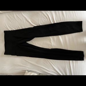 Black athleta leggings with pockets